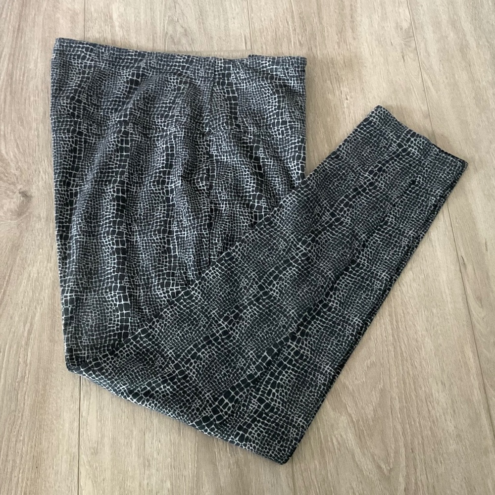 SUAVE Leggings Revolutionary Tummy Control Black Gray Size Large